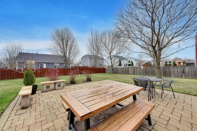 330 MARTIN Drive, Woodstock, IL 60098