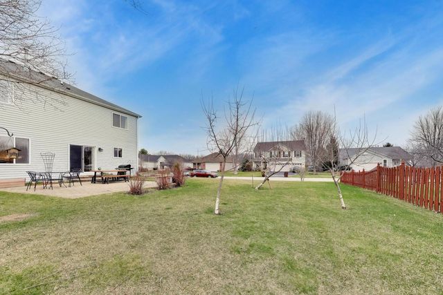 330 MARTIN Drive, Woodstock, IL 60098