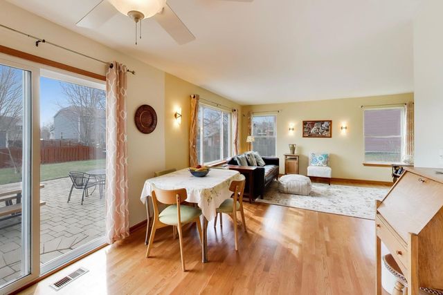 330 MARTIN Drive, Woodstock, IL 60098