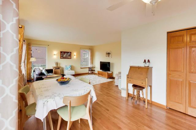 330 MARTIN Drive, Woodstock, IL 60098