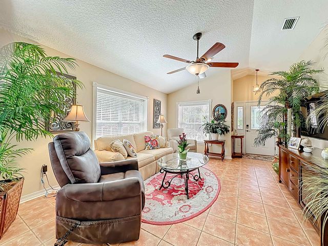 39 S Whitney St, St Augustine, FL 32084