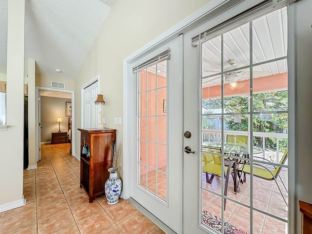 39 S Whitney St, St Augustine, FL 32084