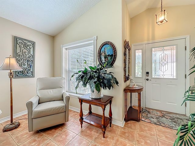 39 S Whitney St, St Augustine, FL 32084