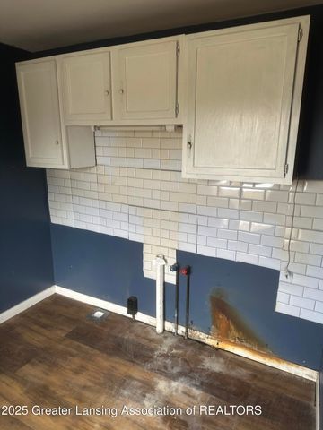 9469 Rossman Highway, Eaton Rapids, MI 48827