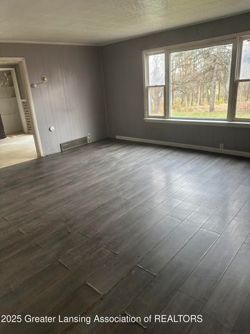 9469 Rossman Highway, Eaton Rapids, MI 48827