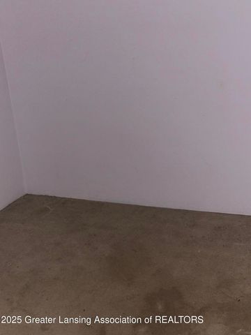 9469 Rossman Highway, Eaton Rapids, MI 48827