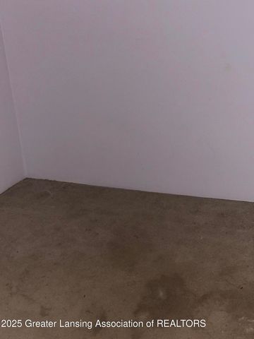 9469 Rossman Highway, Eaton Rapids, MI 48827