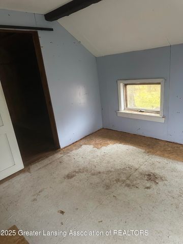 9469 Rossman Highway, Eaton Rapids, MI 48827