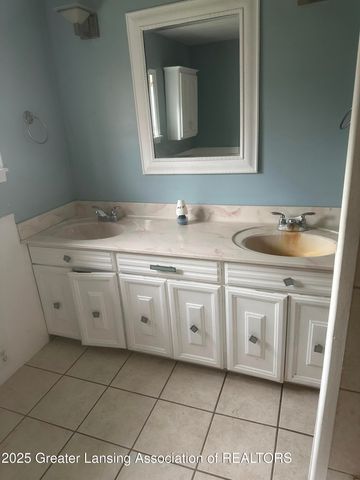 9469 Rossman Highway, Eaton Rapids, MI 48827