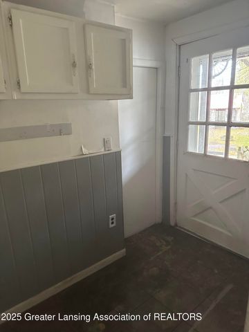 9469 Rossman Highway, Eaton Rapids, MI 48827