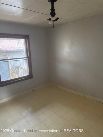 9469 Rossman Highway, Eaton Rapids, MI 48827