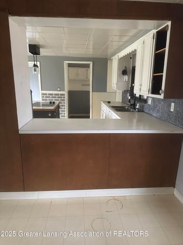 9469 Rossman Highway, Eaton Rapids, MI 48827