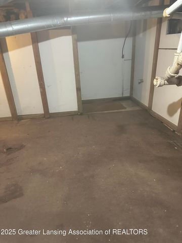 9469 Rossman Highway, Eaton Rapids, MI 48827