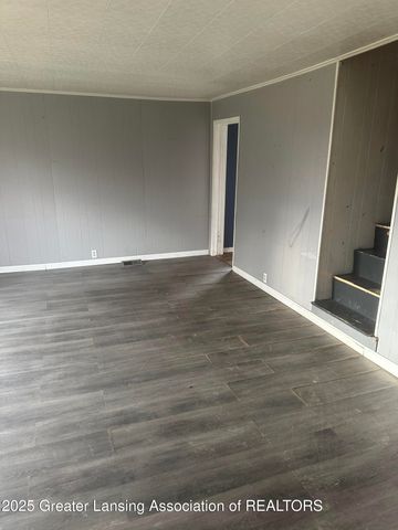 9469 Rossman Highway, Eaton Rapids, MI 48827