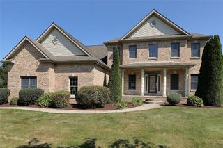 4891 THOROUGHBRED Loop 102, Erie, PA 16506