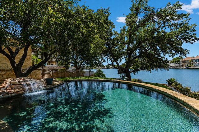 113 Wennmohs PL, Horseshoe Bay, TX 78657