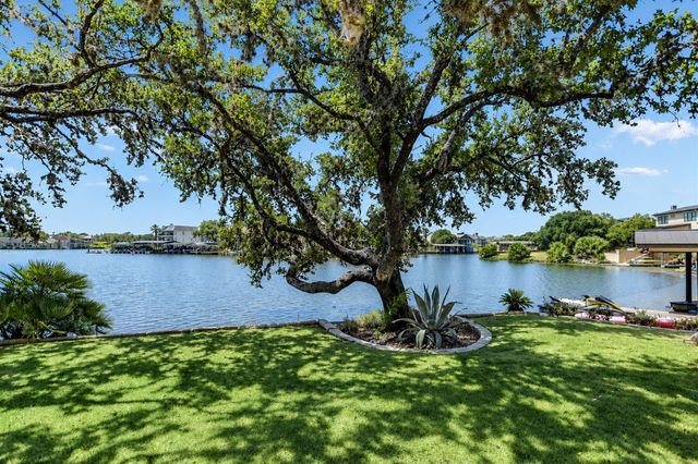 113 Wennmohs PL, Horseshoe Bay, TX 78657