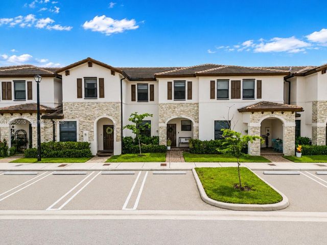 22961 SW 99th Ave, Cutler Bay, FL 33190