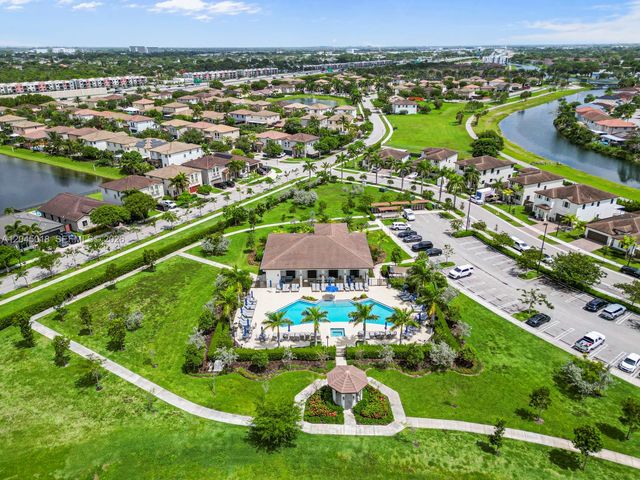 22961 SW 99th Ave, Cutler Bay, FL 33190