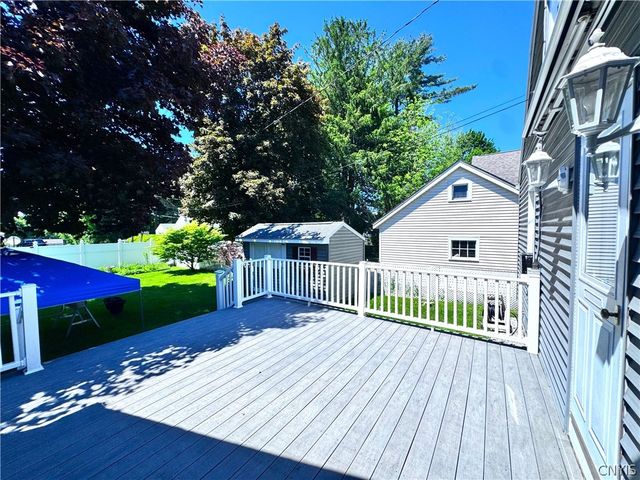 8 Hara Crescent, New Hartford, NY 13413