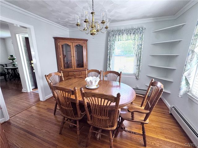 8 Hara Crescent, New Hartford, NY 13413
