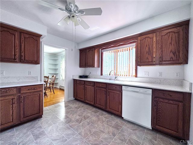 8 Hara Crescent, New Hartford, NY 13413