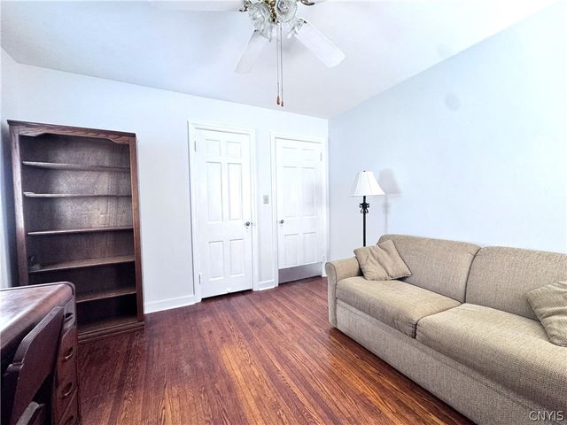 8 Hara Crescent, New Hartford, NY 13413
