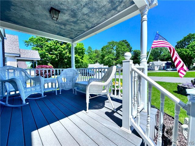 8 Hara Crescent, New Hartford, NY 13413