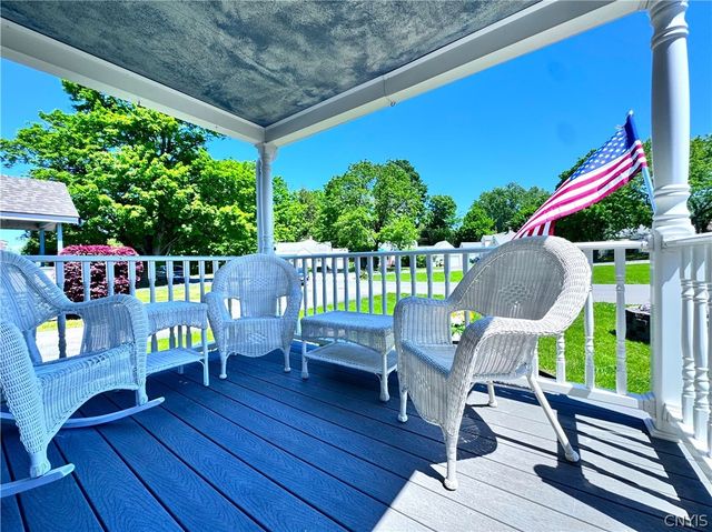 8 Hara Crescent, New Hartford, NY 13413