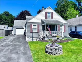 8 Hara Crescent, New Hartford, NY 13413