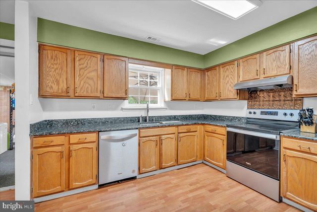 58 MEETING HOUSE LN, Blackwood, NJ 08012