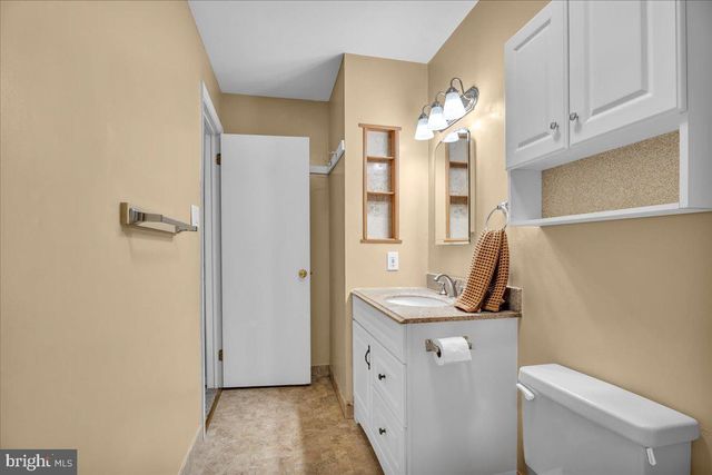 58 MEETING HOUSE LN, Blackwood, NJ 08012