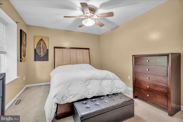58 MEETING HOUSE LN, Blackwood, NJ 08012