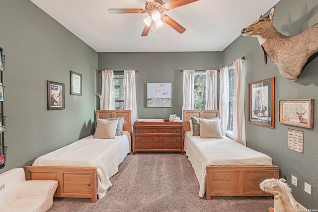 263 CIBOLO RIDGE DR, La Vernia, TX 78121
