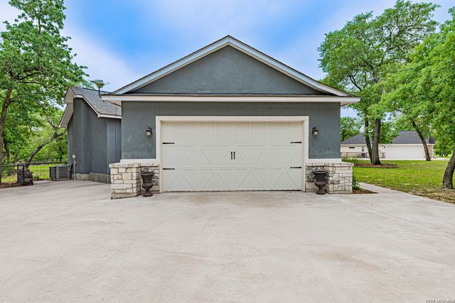 263 CIBOLO RIDGE DR, La Vernia, TX 78121