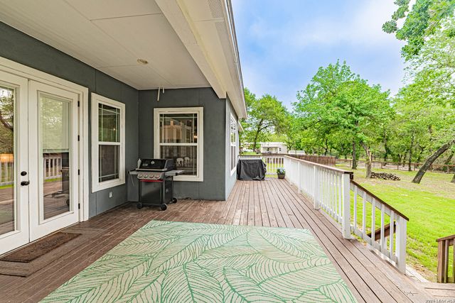 263 CIBOLO RIDGE DR, La Vernia, TX 78121