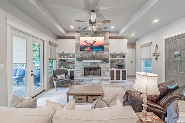 263 CIBOLO RIDGE DR, La Vernia, TX 78121