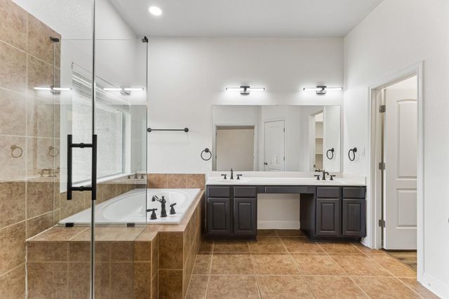 114 Aria RDG 802, Lakeway, TX 78738