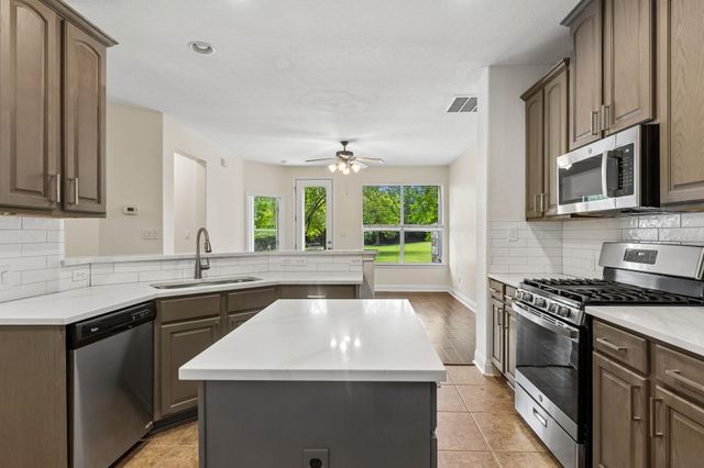 114 Aria RDG 802, Lakeway, TX 78738