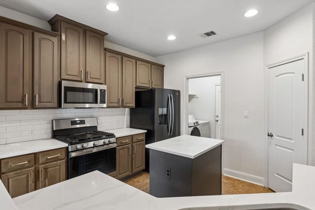 114 Aria RDG 802, Lakeway, TX 78738