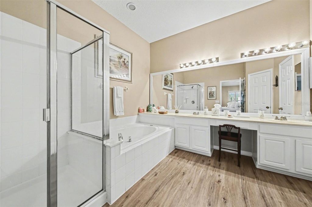 Image 16 of property listing at 1823 LAUREL BROOK LOOP, Casselberry, FL 32707