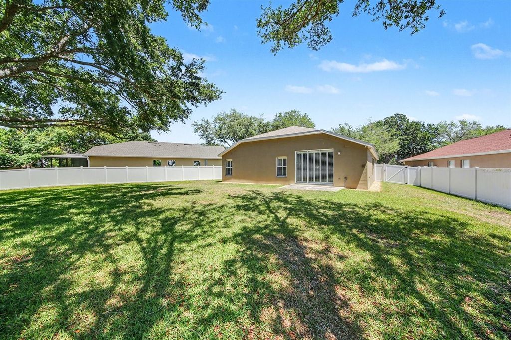 Image 23 of property listing at 1823 LAUREL BROOK LOOP, Casselberry, FL 32707