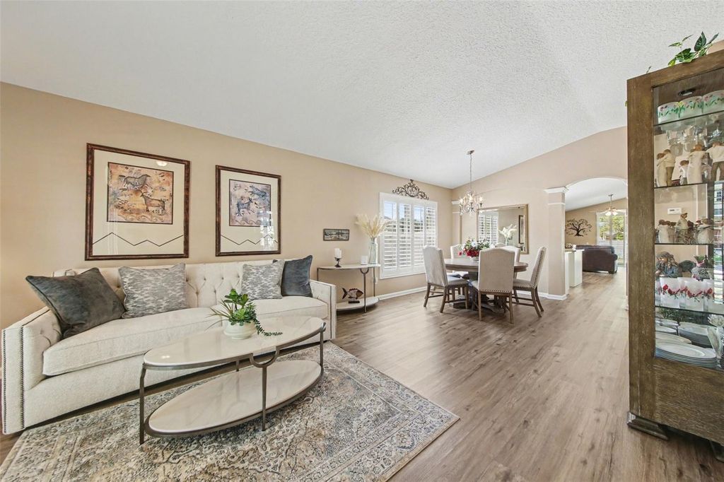 Image 5 of property listing at 1823 LAUREL BROOK LOOP, Casselberry, FL 32707