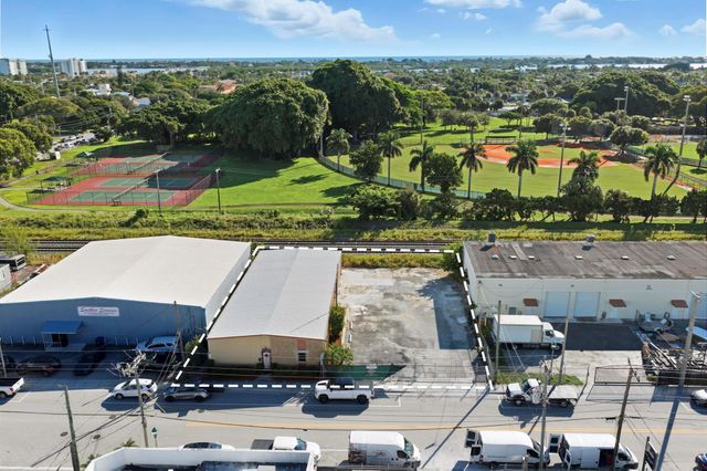 4504 Georgia Avenue, West Palm Beach, FL 33405