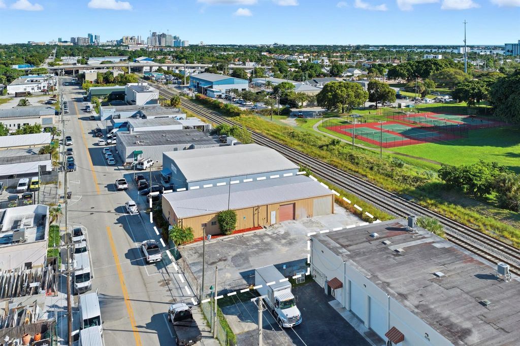 4504 Georgia Avenue, West Palm Beach, FL 33405