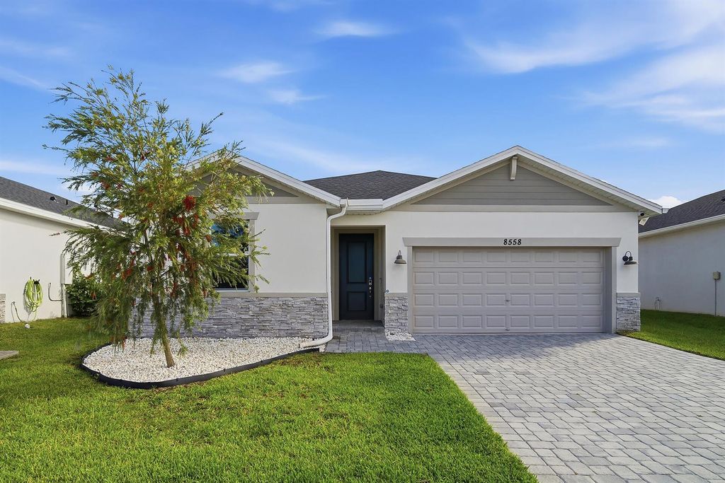 8558 Dahlia Circle, Port St. Lucie, FL 34986