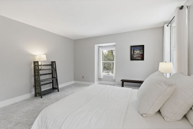 75 Barre Rd, Hubbardston, MA 01452