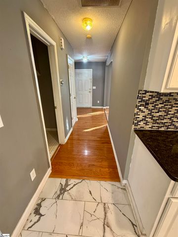 4 Oyster Bay Court, Mauldin, SC 29662