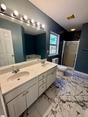 4 Oyster Bay Court, Mauldin, SC 29662