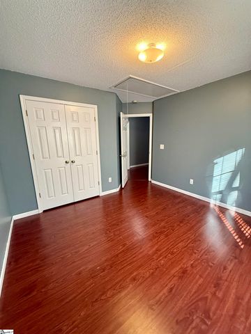 4 Oyster Bay Court, Mauldin, SC 29662